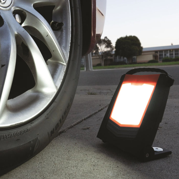 Wagan Wayfinder XL helps illuminate the tire.